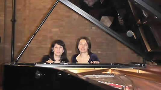 Valentina & Venera as 'Va i Ve'